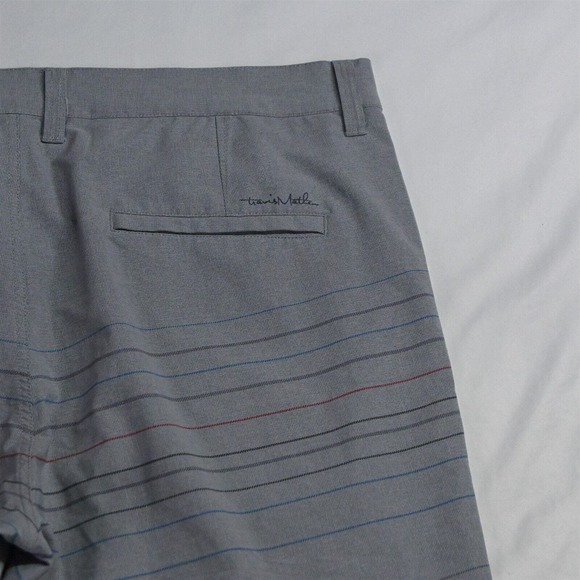 Travis Mathew 38 x 10" Light Gray Stripe Beck Tech Stretch Golf Shorts - Picture 5 of 7